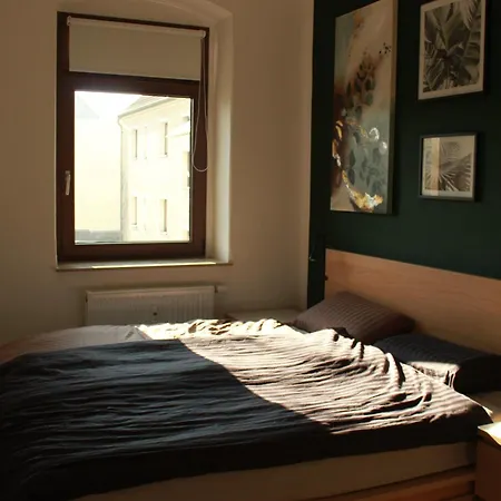 3 Raum Businessapartment In Der Kulturhauptstadt 2025 #kaffeevollautomat #65 Zoll Tv Mit Surround Soundanlage 아파트 켐니츠