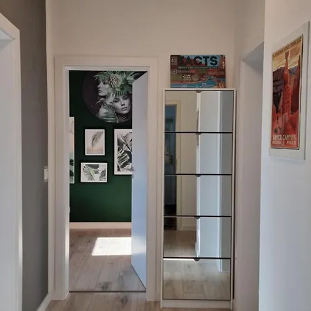 3 Raum Businessapartment In Der Kulturhauptstadt 2025 #kaffeevollautomat #65 Zoll Tv Mit Surround Soundanlage Chemnitz