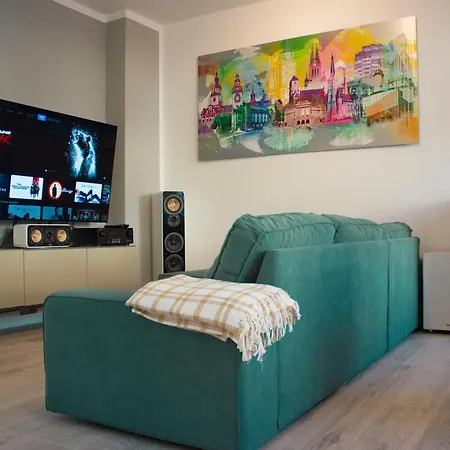 3 Raum Businessapartment In Der Kulturhauptstadt 2025 #kaffeevollautomat #65 Zoll Tv Mit Surround Soundanlage 아파트 켐니츠